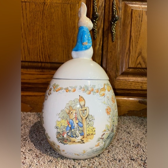 Vintage Wedgwood Beatrix Potter Peter Rabbit Porcelain Mug & Cookie Jar England - Picture 4 of 13